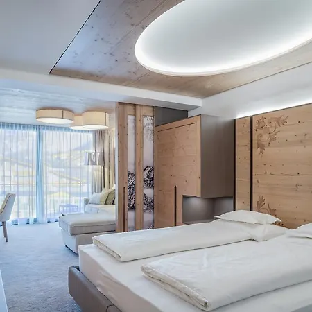 Gotthard-zeit Hotel 4*
