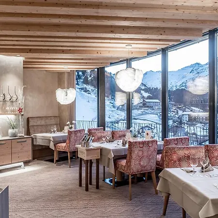 Gotthard-zeit Hotel 4*
