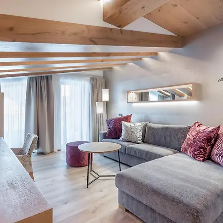 Gotthard-zeit Hotel 4*