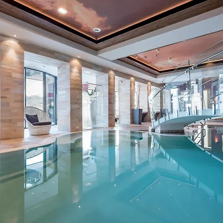 Gotthard-zeit Hotel 4*