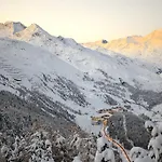فندق Gotthard-zeit 4*